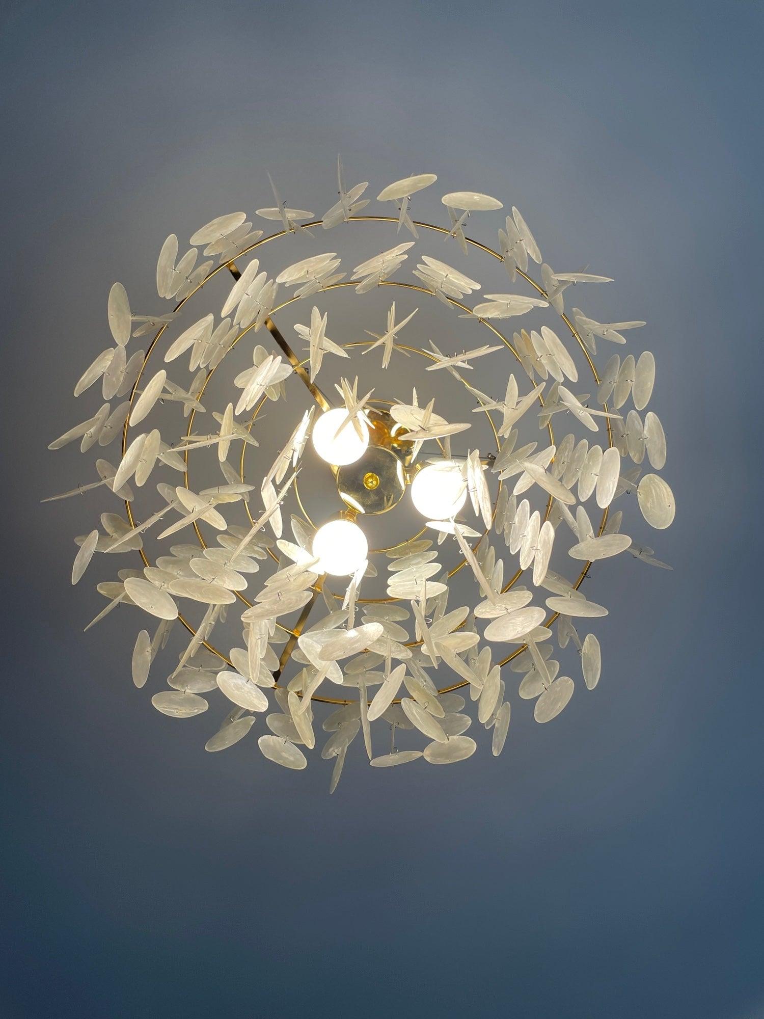Esileth Postmoderne Luxe Coquille Carillon Lustre - Neutralighting
