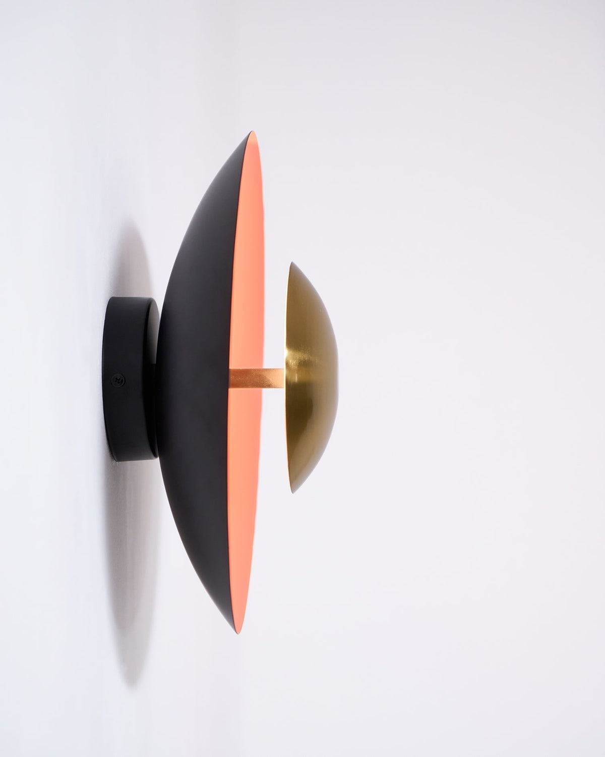 Erlirora Simplicity Glow Plug-in Wall Light - Neutralighting