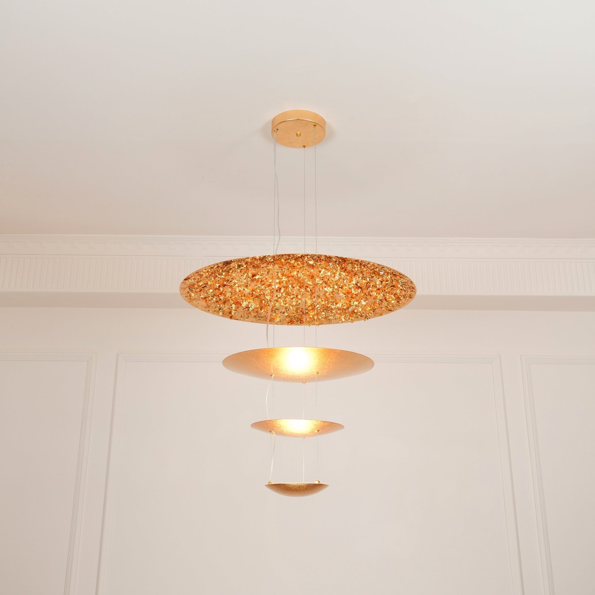 Zathaara Suspension Feuilles d’Or Étagées - Neutralighting