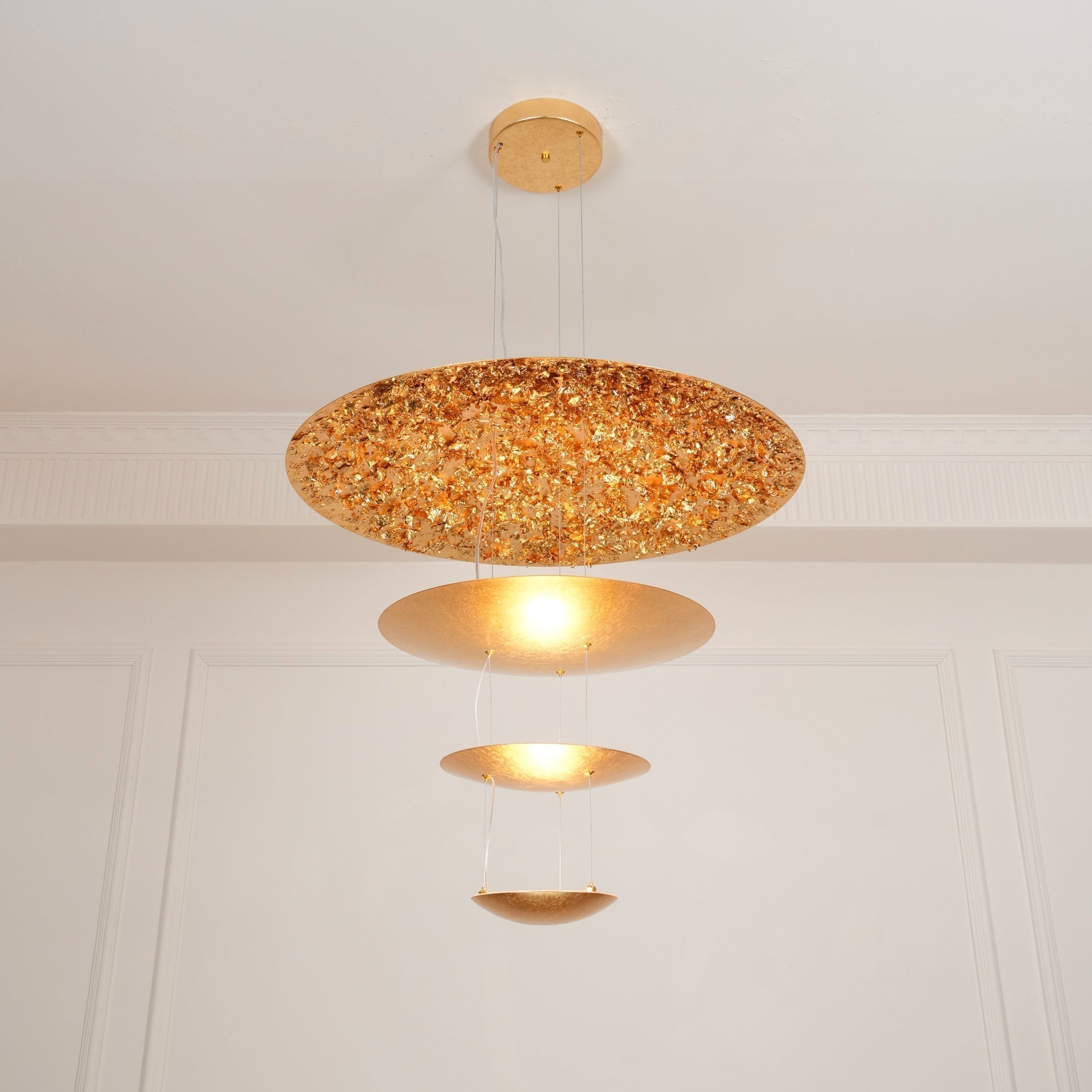 Zathaara Suspension Feuilles d’Or Étagées - Neutralighting