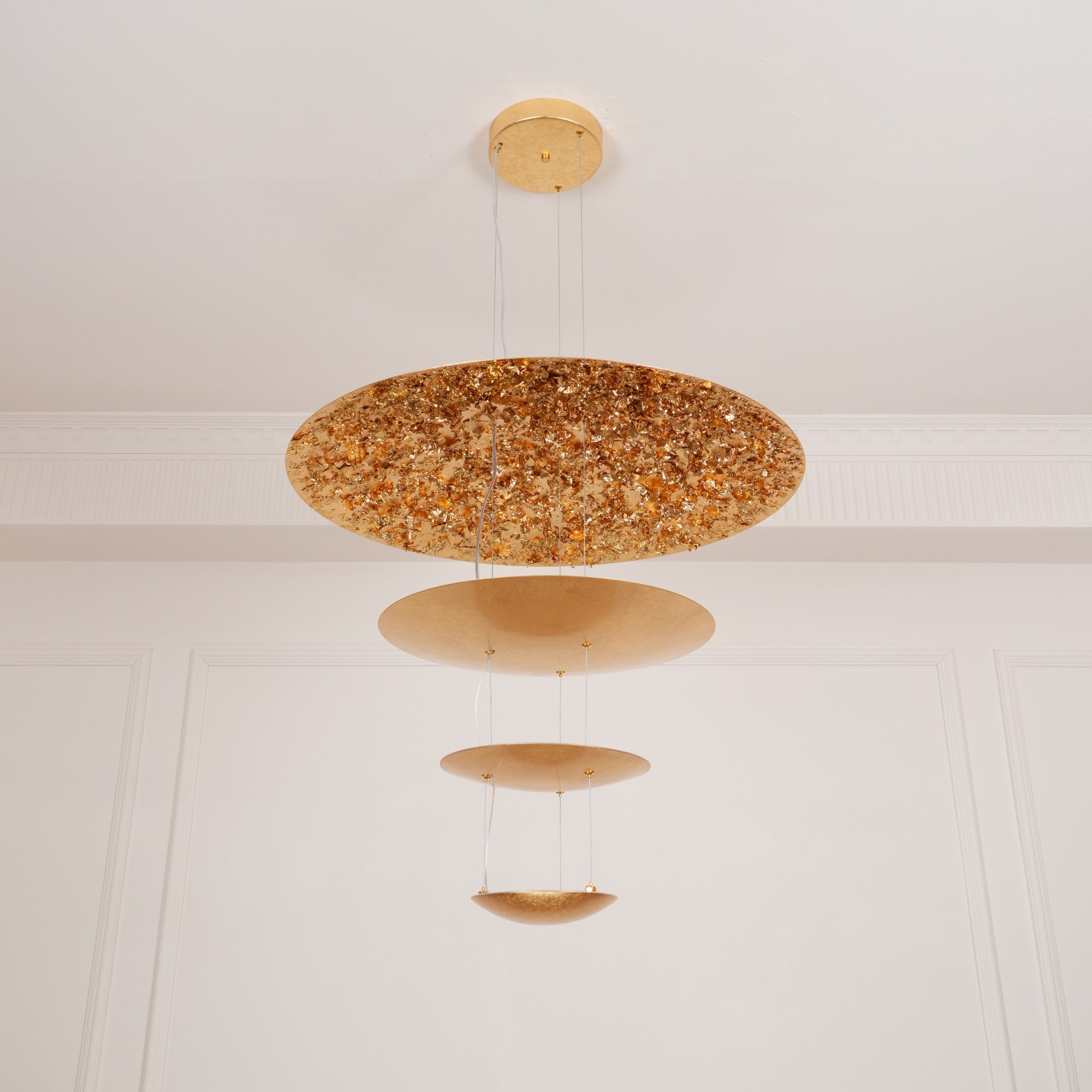 Zathaara Suspension Feuilles d’Or Étagées - Neutralighting