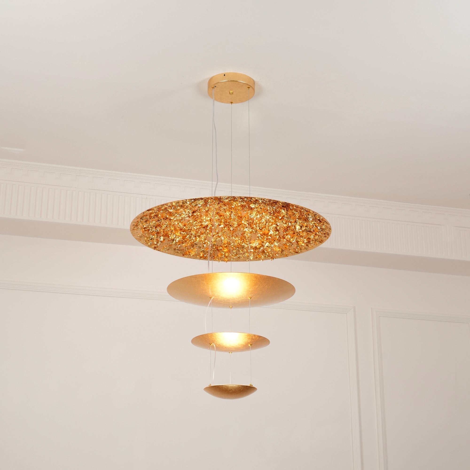 Zathaara Suspension Feuilles d’Or Étagées - Neutralighting