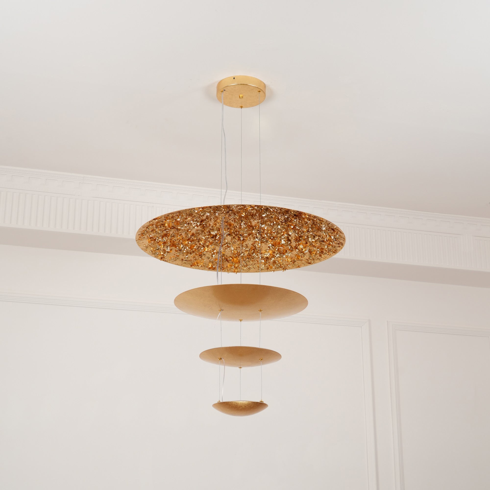 Zathaara Suspension Feuilles d’Or Étagées - Neutralighting