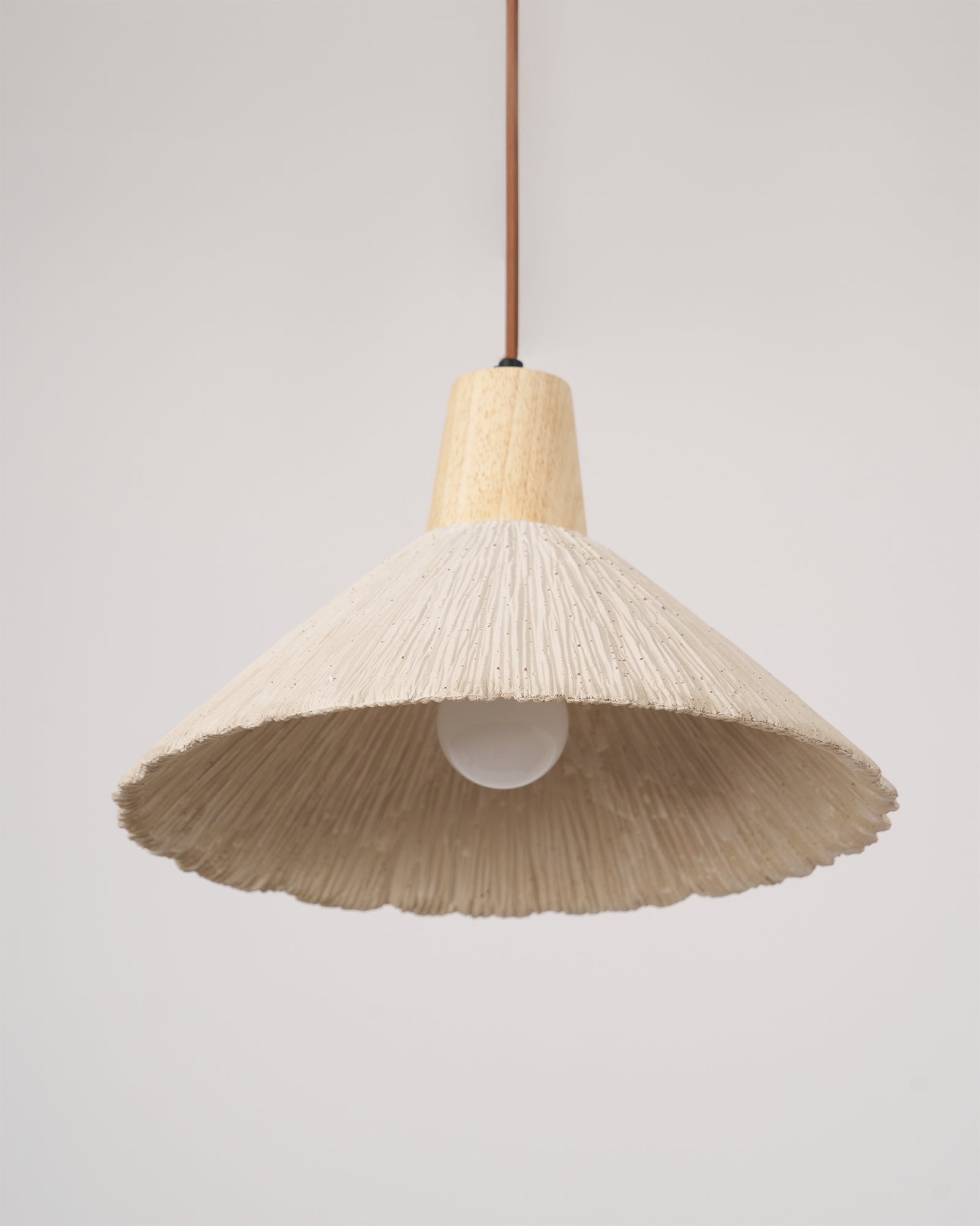 Suspension Bois Dessus Texturé Ciment Abat-jour Gris Naturel Japandi - Neutralighting