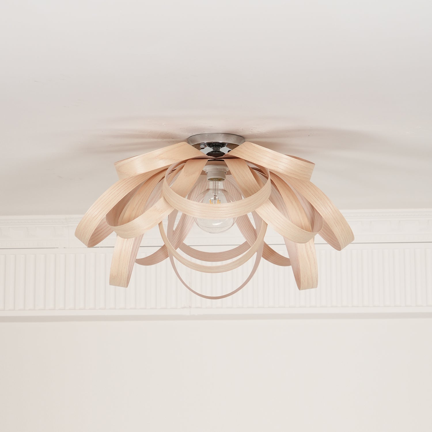 Veylo Lustra Plafonnier Ruban en Bois Élégant - Neutralighting