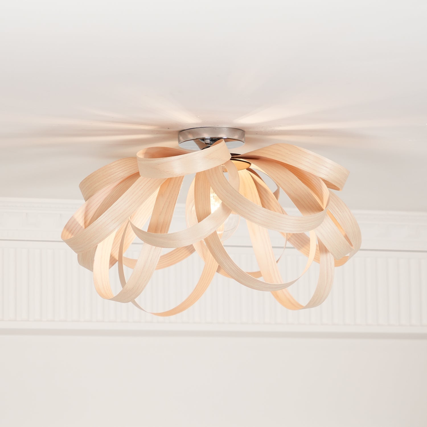 Veylo Lustra Plafonnier Ruban en Bois Élégant - Neutralighting