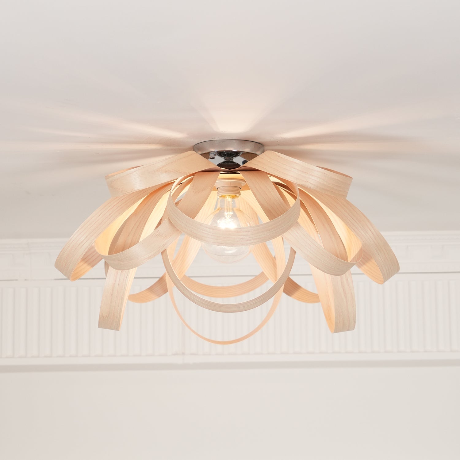 Veylo Lustra Plafonnier Ruban en Bois Élégant - Neutralighting