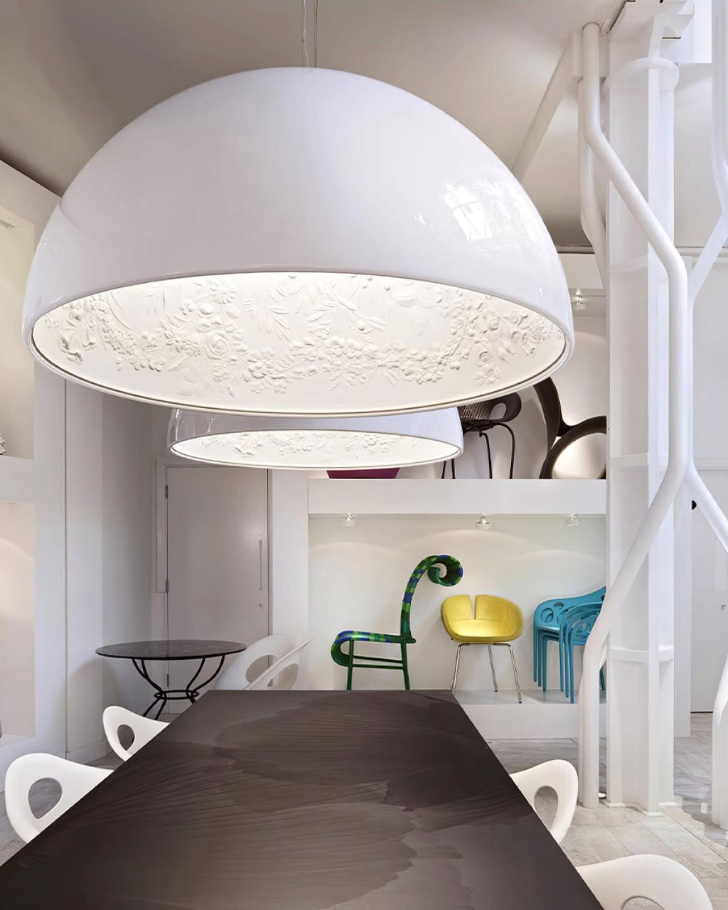 Lampe Pendante Dôme Noir avec Intérieur en Plâtre Embossé Élégant - Neutralighting