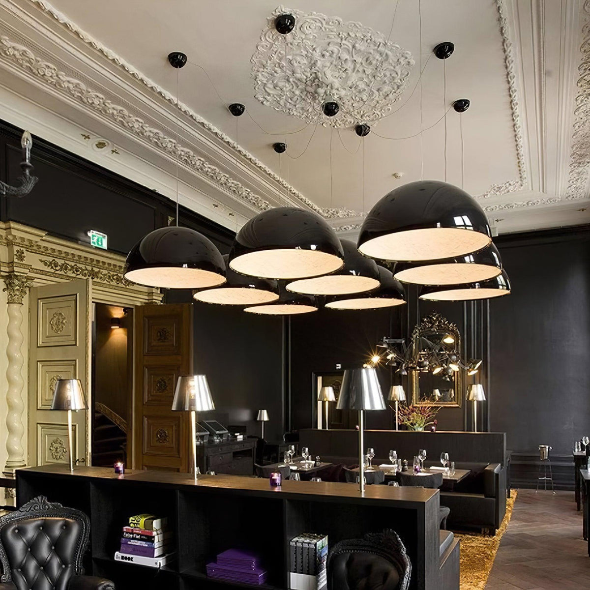 Lampe Pendante Dôme Noir avec Intérieur en Plâtre Embossé Élégant - Neutralighting