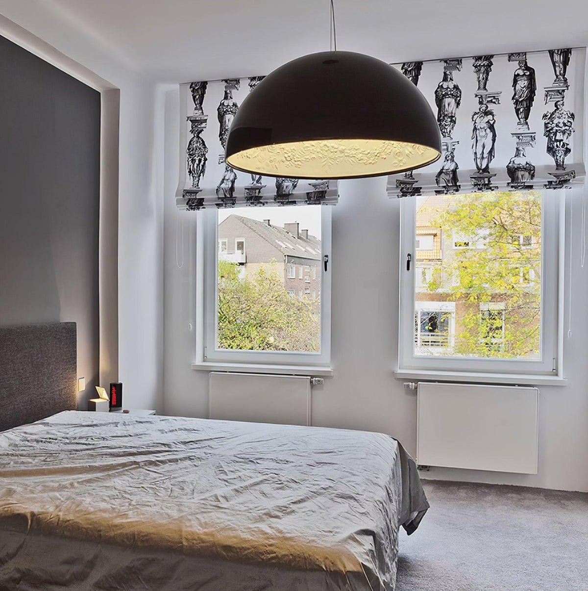 Lampe Pendante Dôme Noir avec Intérieur en Plâtre Embossé Élégant - Neutralighting