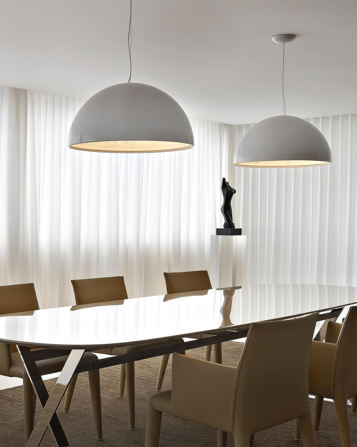 Lampe Pendante Dôme Noir avec Intérieur en Plâtre Embossé Élégant - Neutralighting