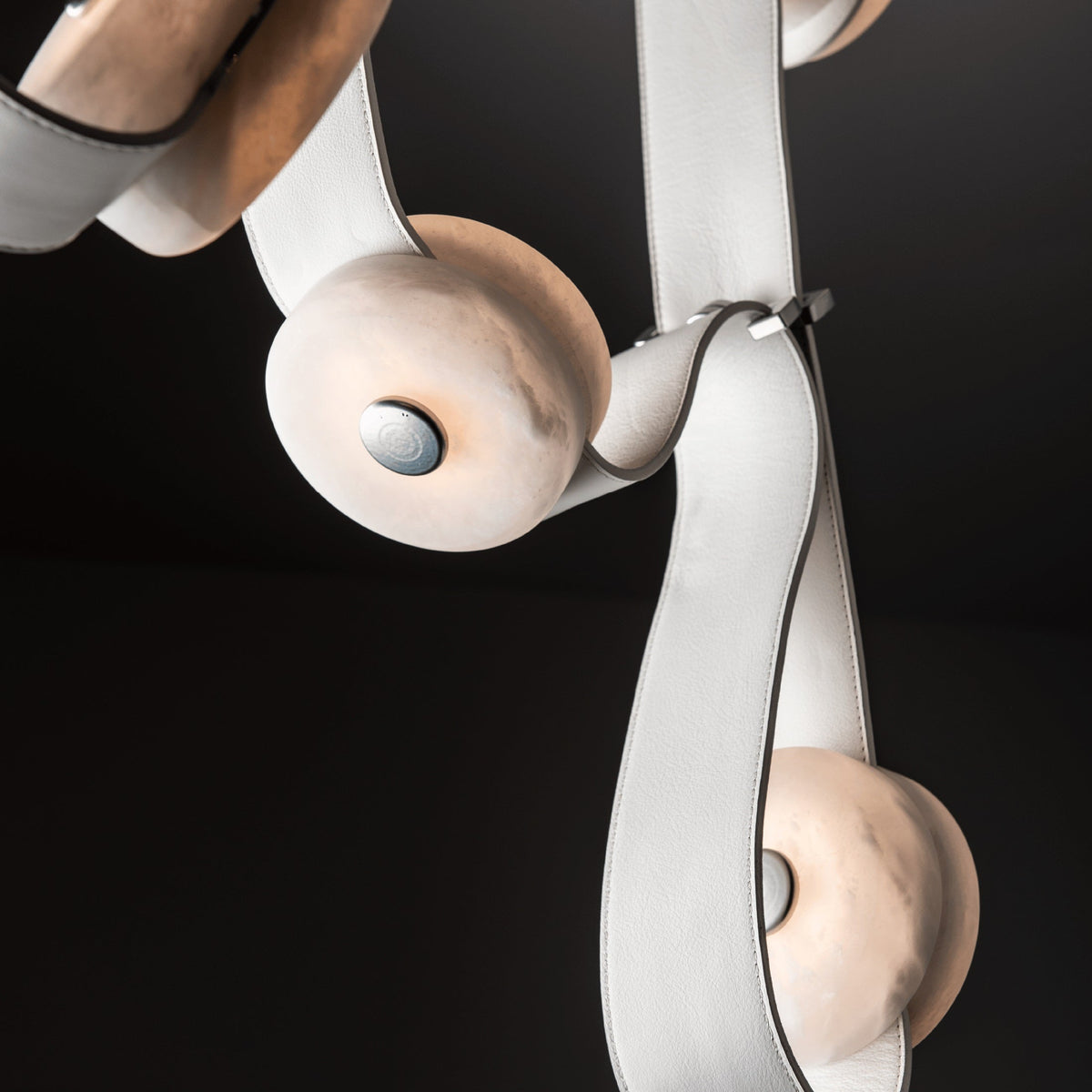 Elraearis Moderne Minimaliste LED Cuir Albâtre Lustre - Neutralighting
