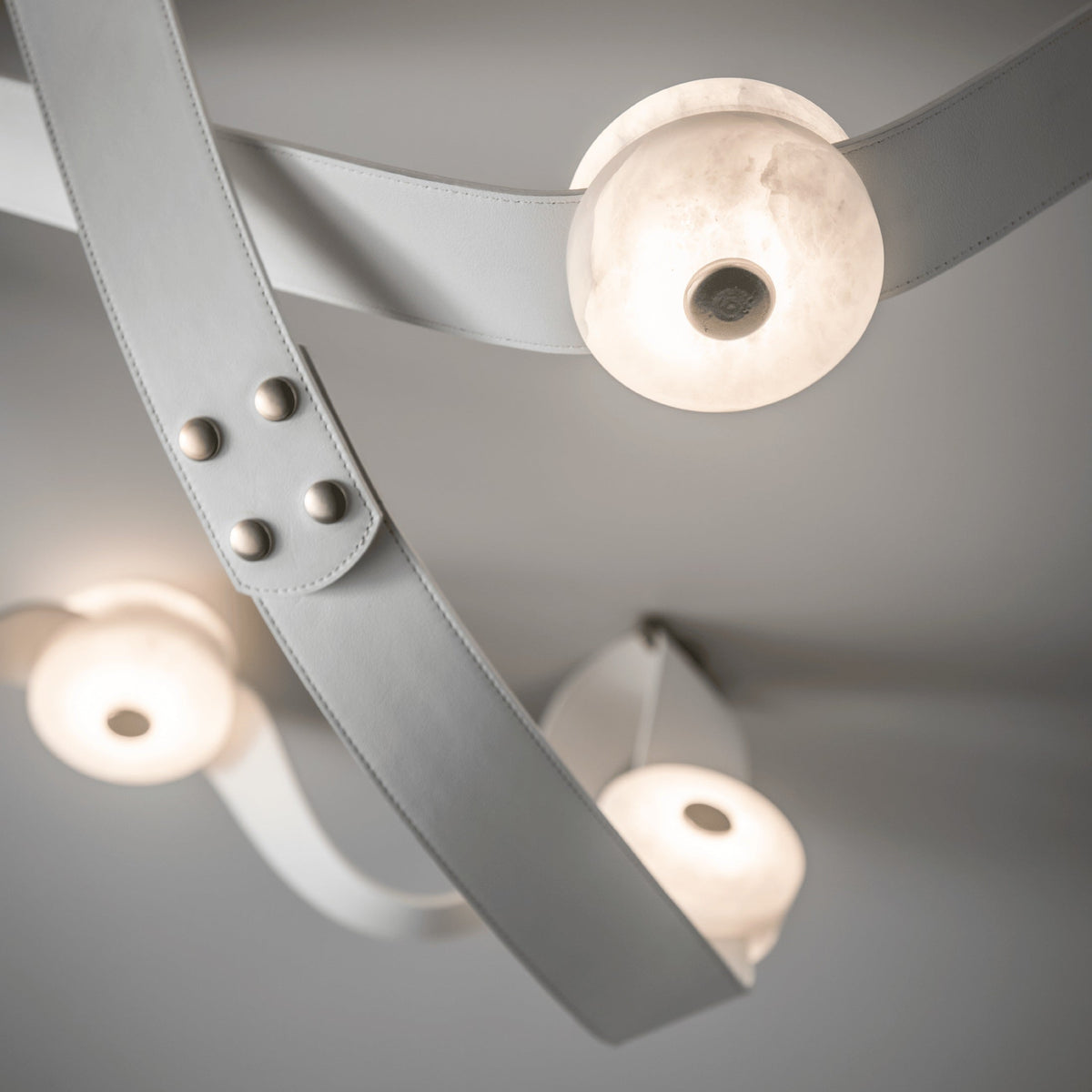 Elraearis Moderne Minimaliste LED Cuir Albâtre Lustre - Neutralighting