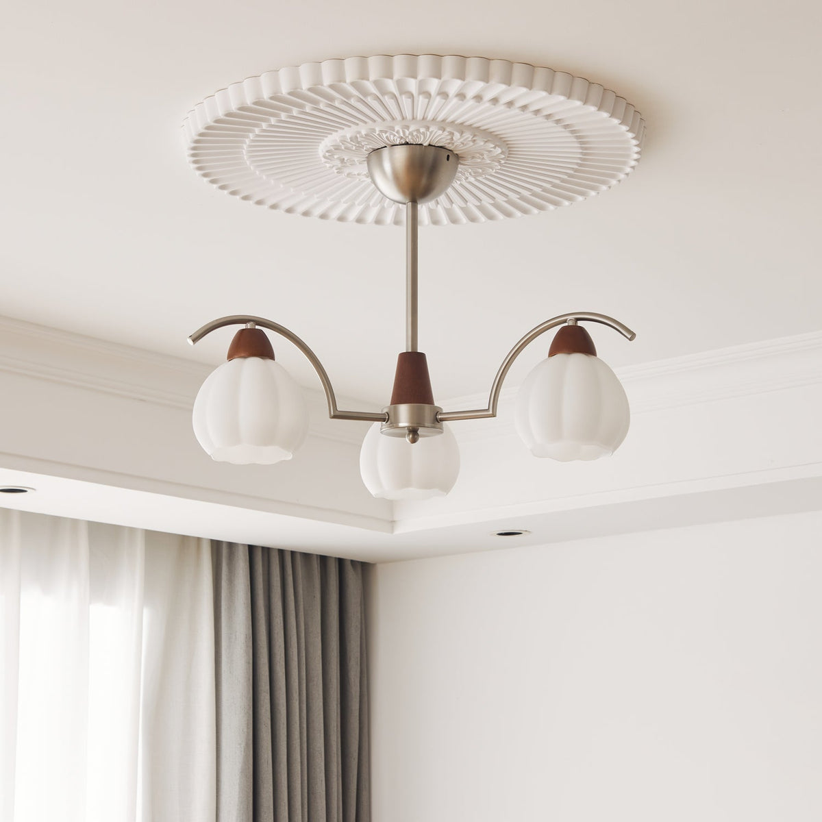 Ilaeiel Chandelier Bois Verre Élégance Traditionnelle Bloom - Neutralighting