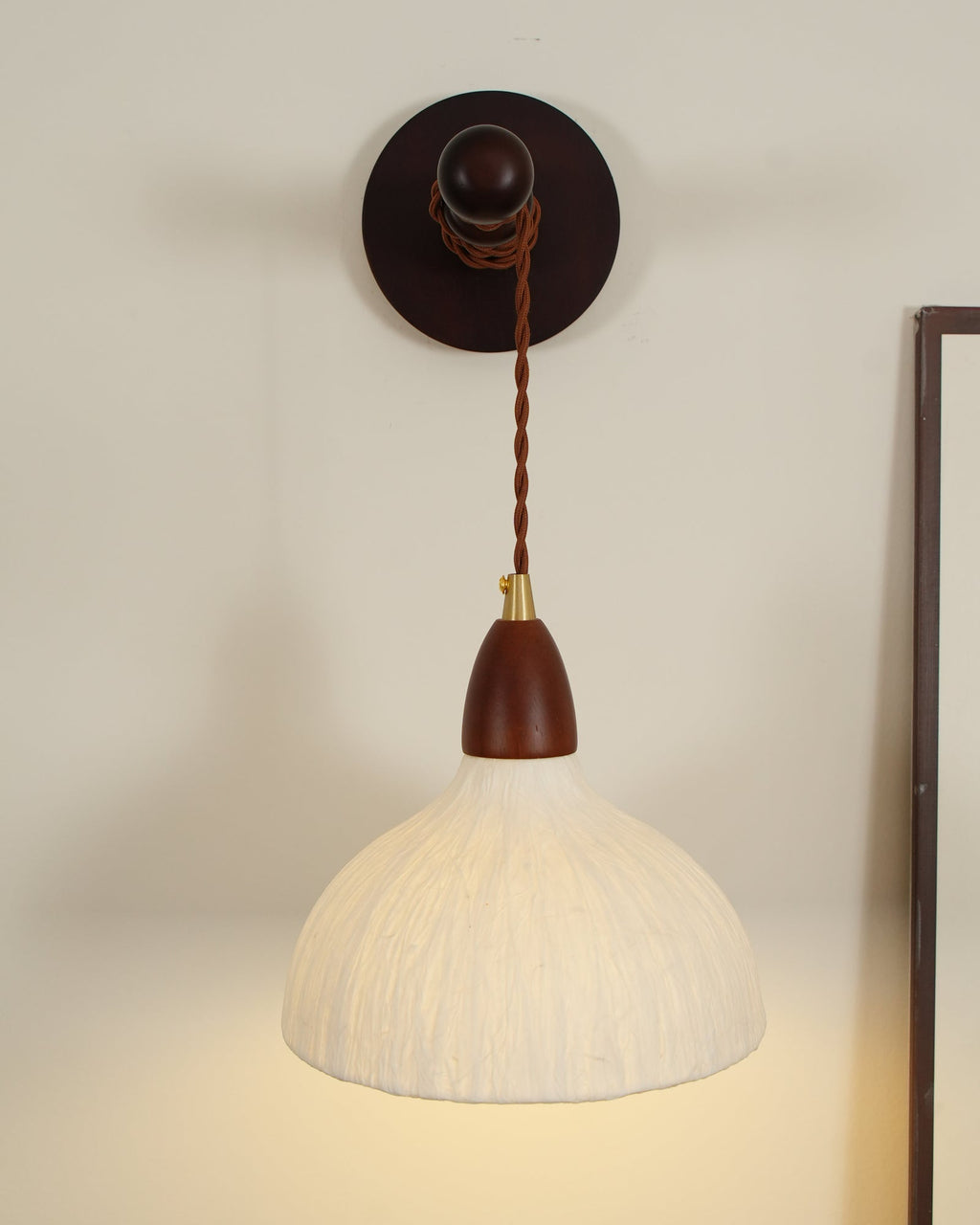 Vitheos Applique Murale en Bois Noyer Naturel Élégante - Neutralighting