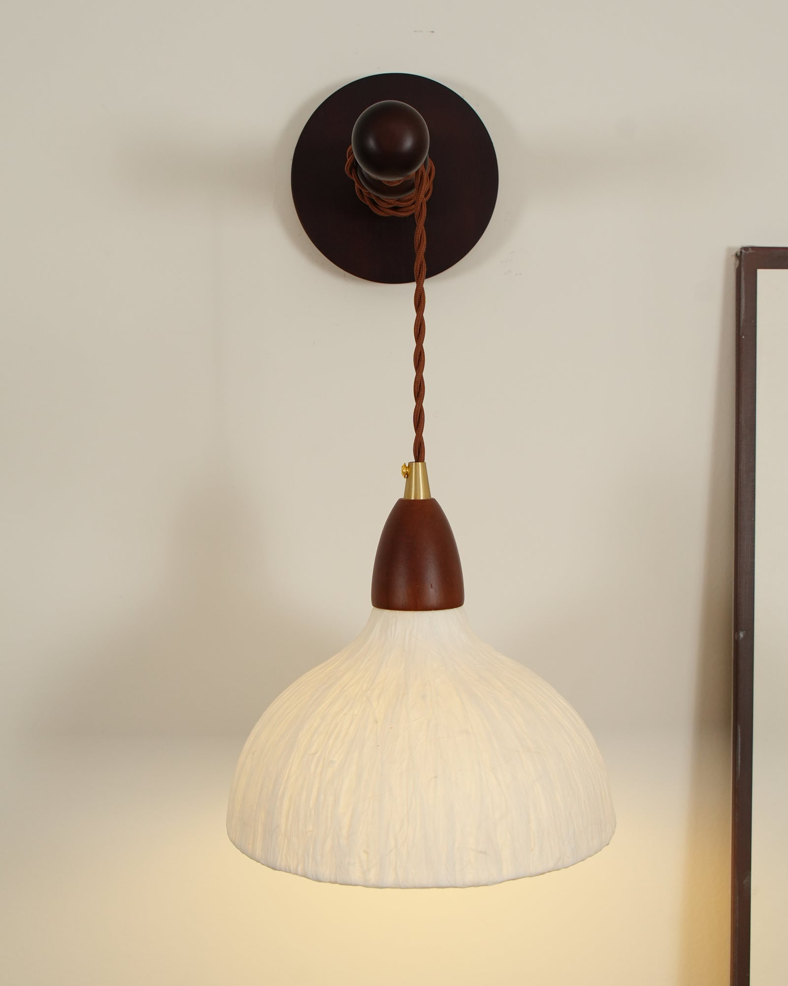Vitheos Applique Murale en Bois Noyer Naturel Élégante - Neutralighting