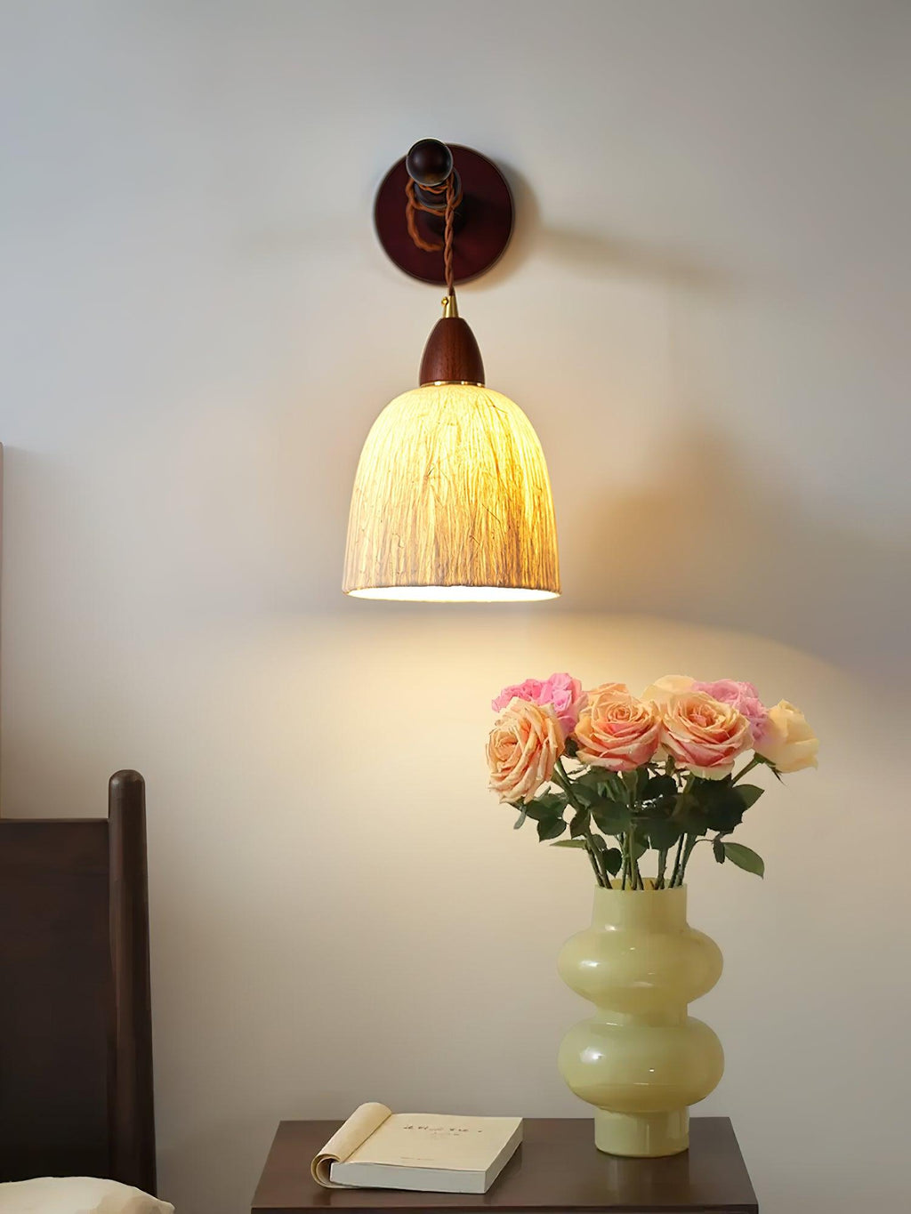 Vitheos Applique Murale en Bois Noyer Naturel Élégante - Neutralighting