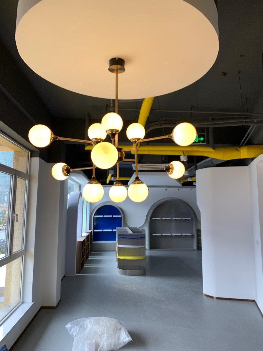 Lustra Chandelier Stilnovo en Laiton Noir et Verre - Neutralighting