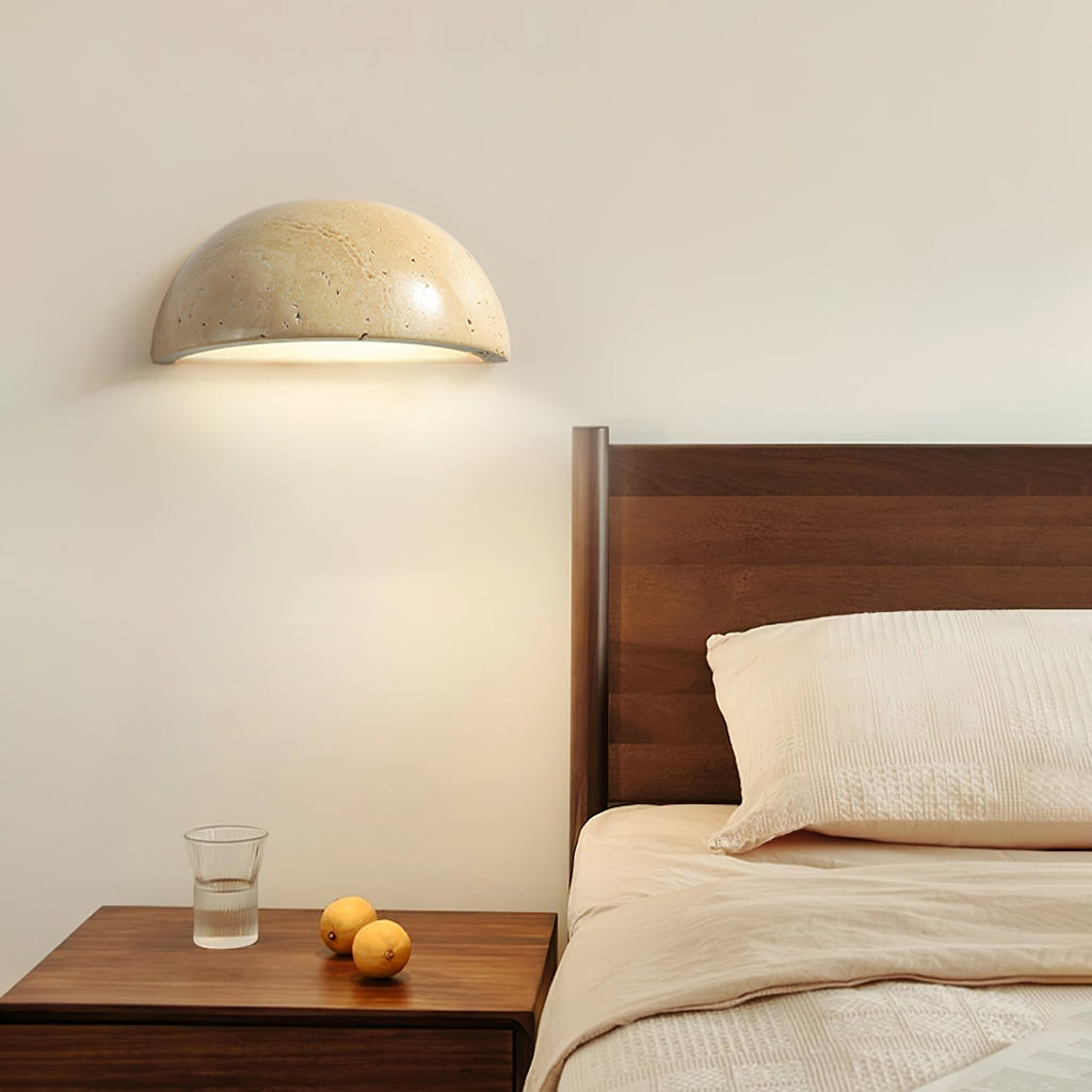 Vethayra Demi-Dôme Travertin Luminaire Mural - Neutralighting