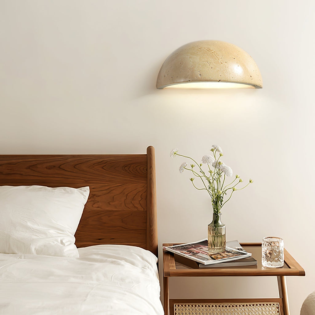 Vethayra Demi-Dôme Travertin Luminaire Mural - Neutralighting