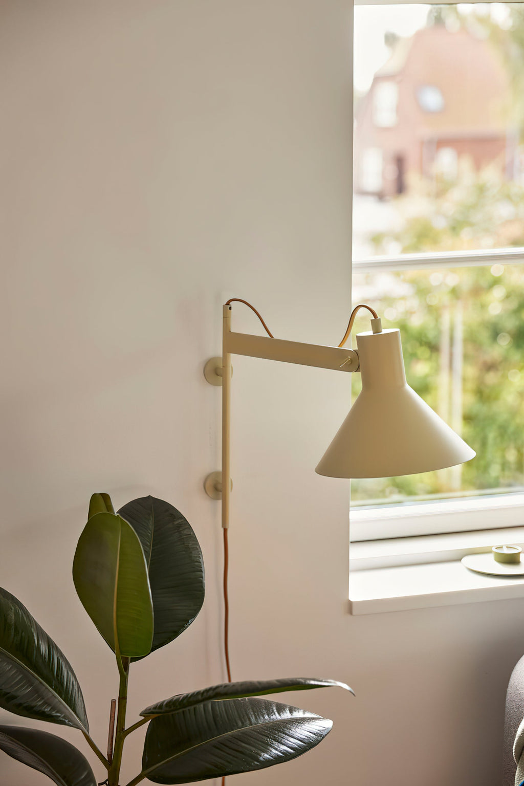 Ivela Moderne Minimaliste Plug-In Métal Applique Murale - Neutralighting