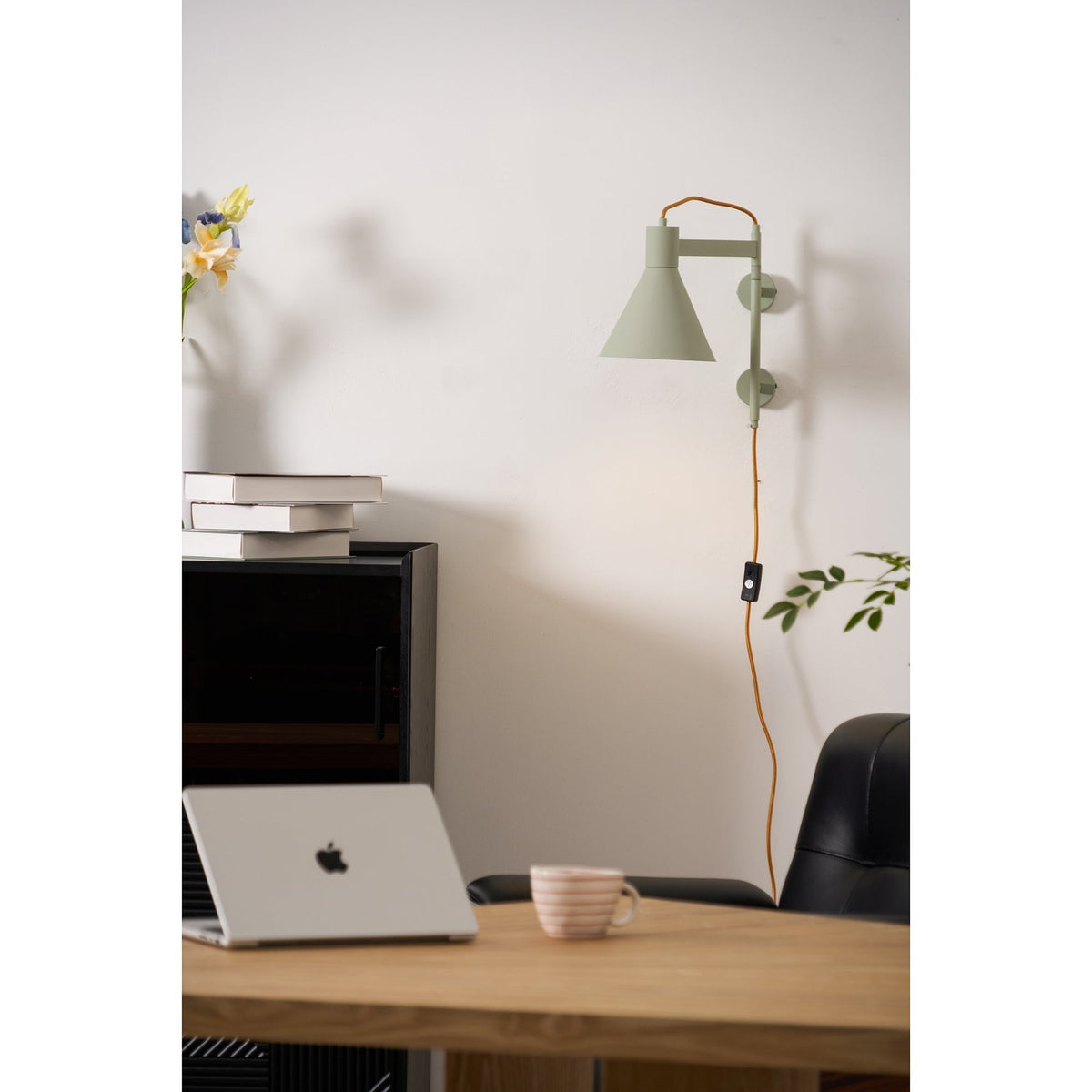 Ivela Moderne Minimaliste Plug-In Métal Applique Murale - Neutralighting