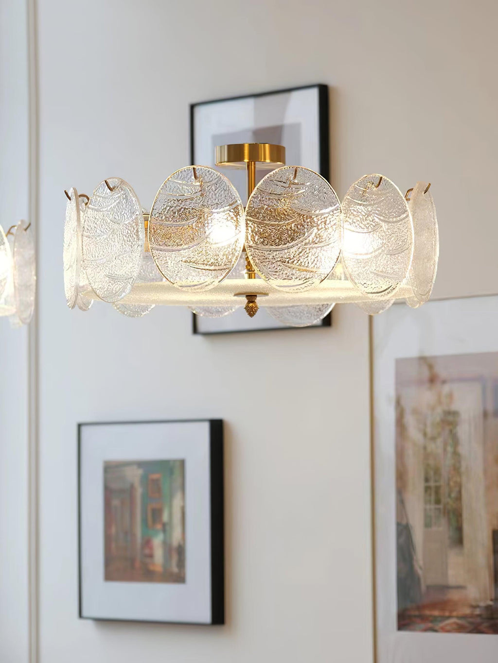 Lustra Lampe De Plafond Avec Finition Dorée Et Verre Strié - Neutralighting