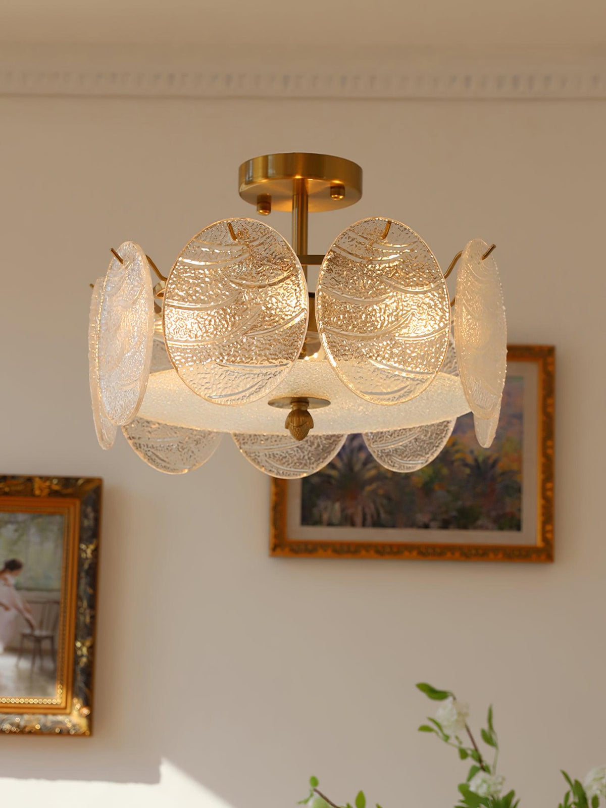 Lustra Lampe De Plafond Avec Finition Dorée Et Verre Strié - Neutralighting