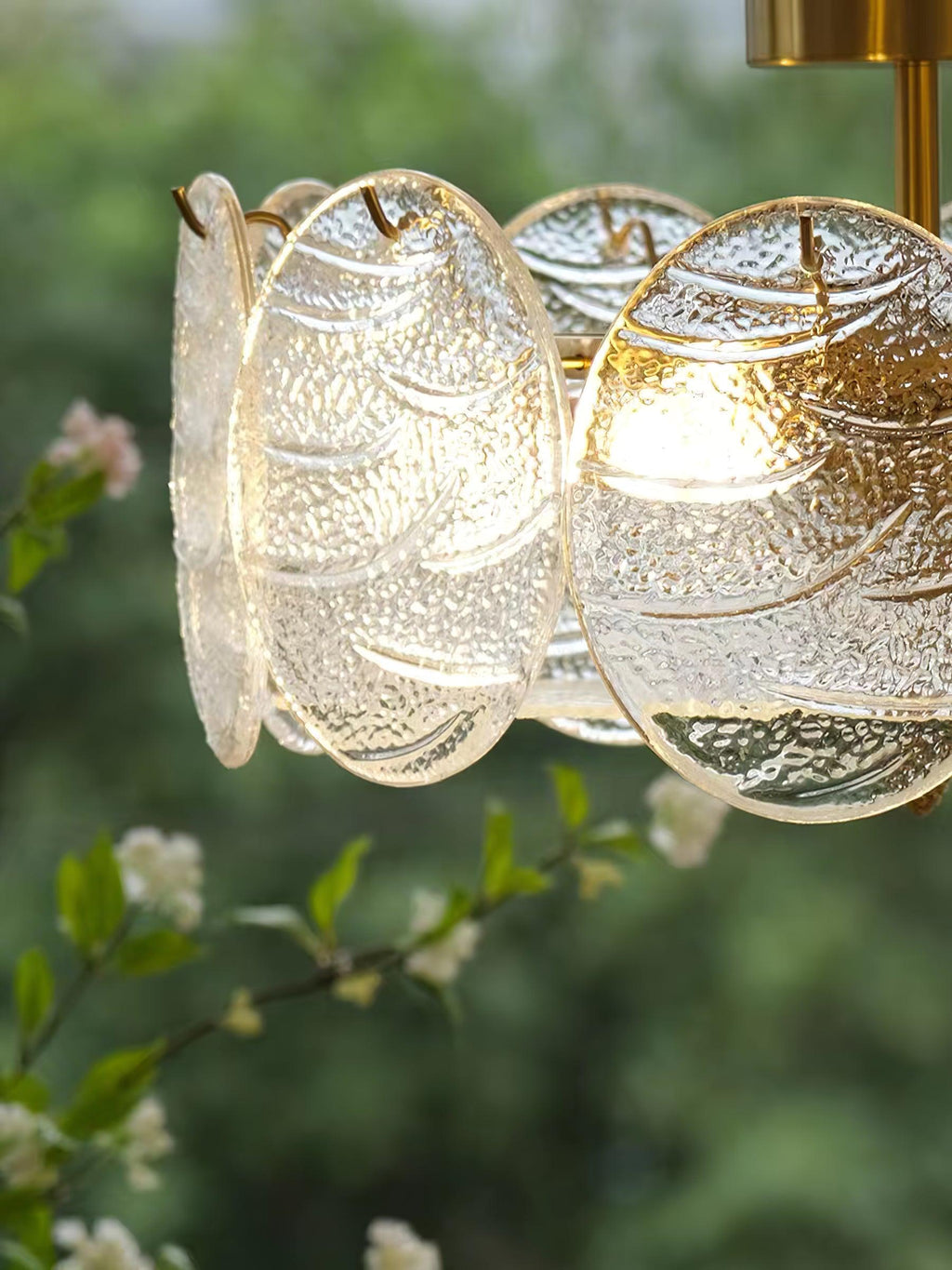 Lustra Lampe De Plafond Avec Finition Dorée Et Verre Strié - Neutralighting