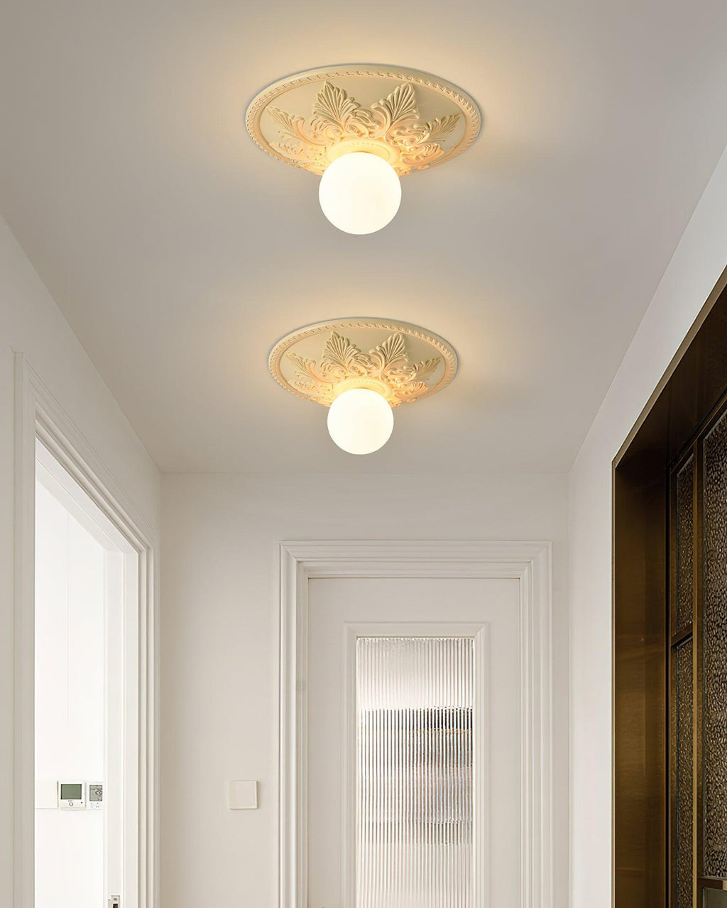 Aero Plafonnier Classique Globe en Résine et Verre - Neutralighting