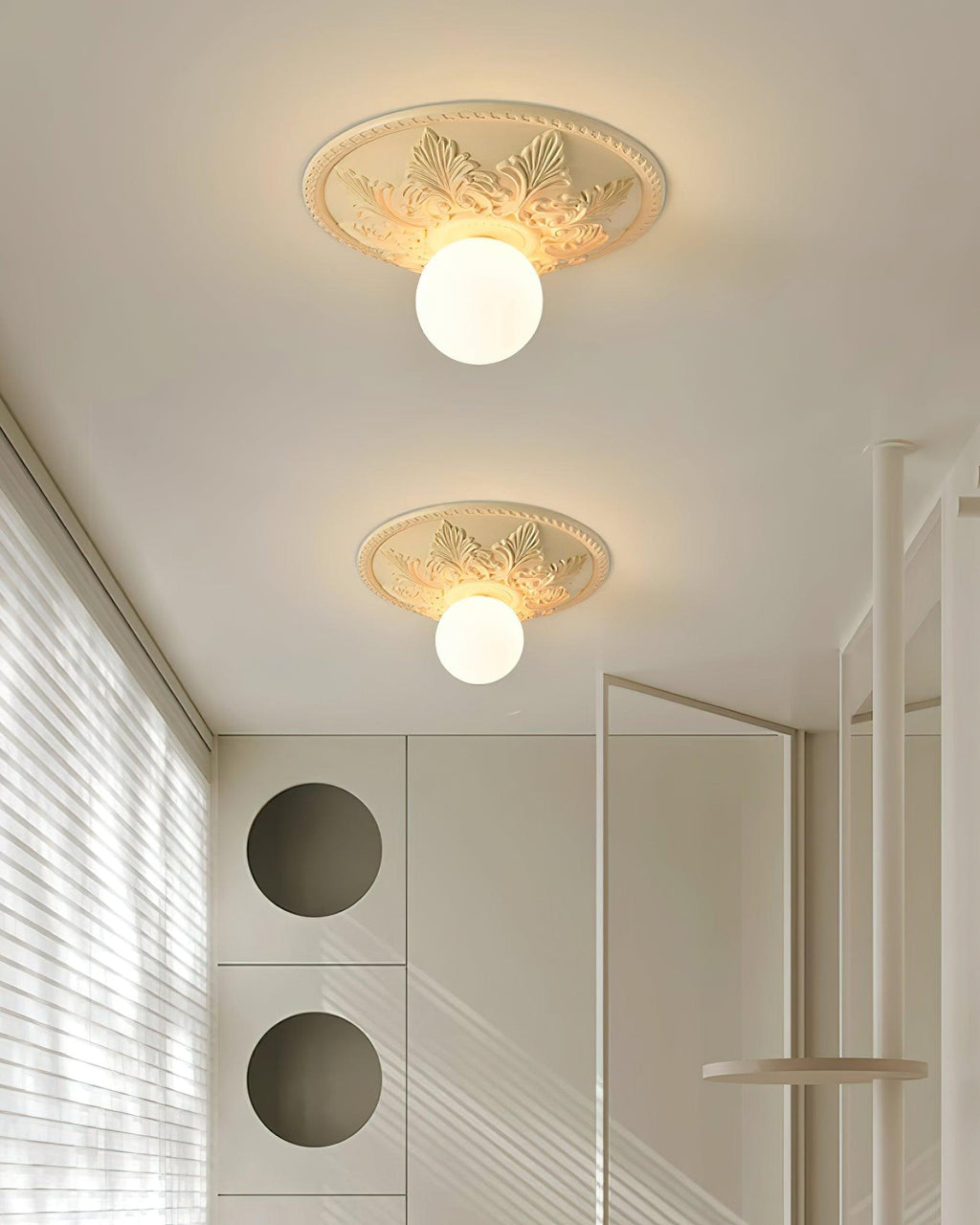Aero Plafonnier Classique Globe en Résine et Verre - Neutralighting