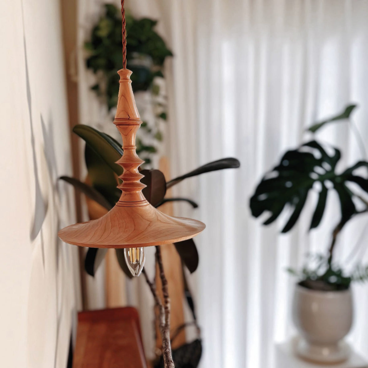 Tessira Suspension Industrielle en Bois - Neutralighting