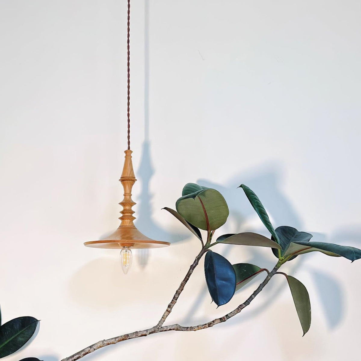 Tessira Suspension Industrielle en Bois - Neutralighting