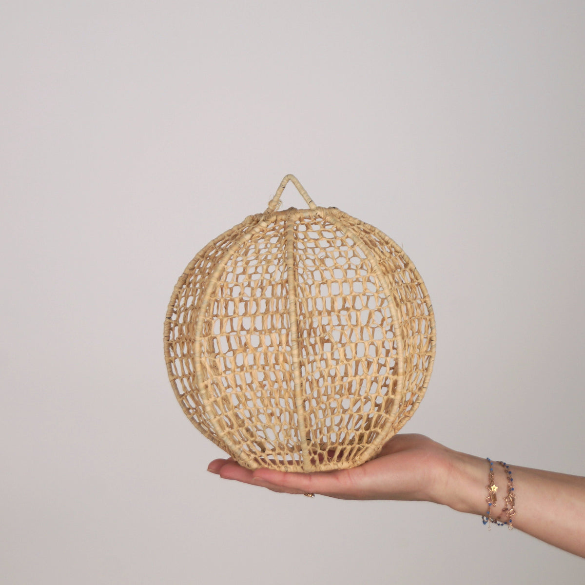 Suspension en dentelle de raphia 20cm
