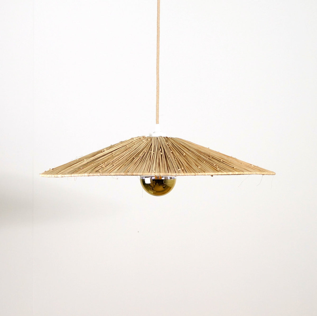 Suspension plate en raphia