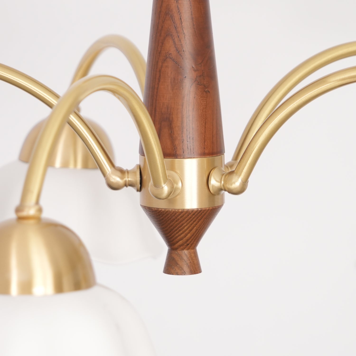 Lustra Chandelier Laiton Bois Opaline Céramique - Neutralighting