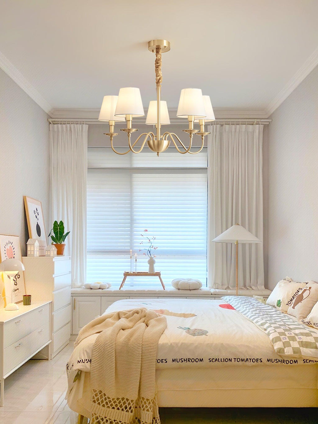 Lustra Chandelier Classique à Abat-jour en Tissu et Laiton - Neutralighting