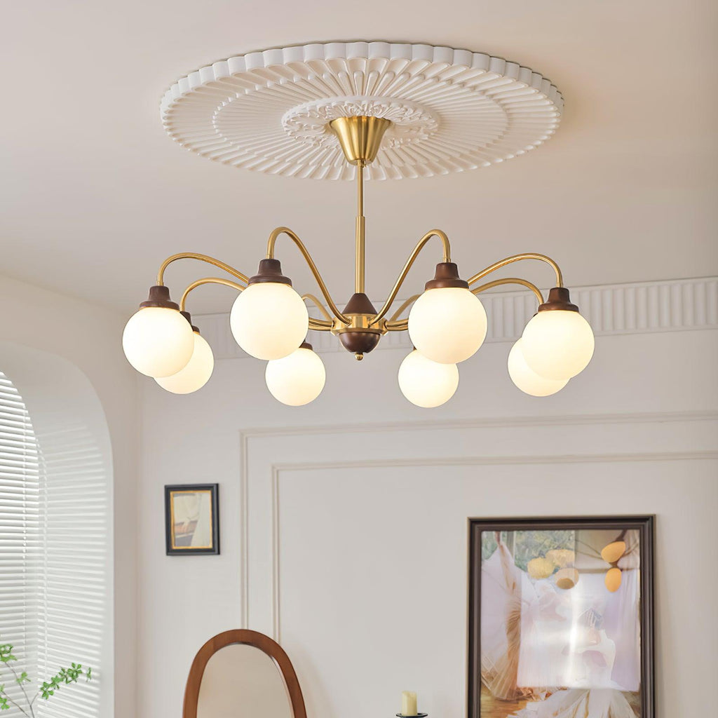 Lustre doré Avec Bras en Bois de Frêne et Globes en Verre Blanc, Style Rétro - Neutralighting