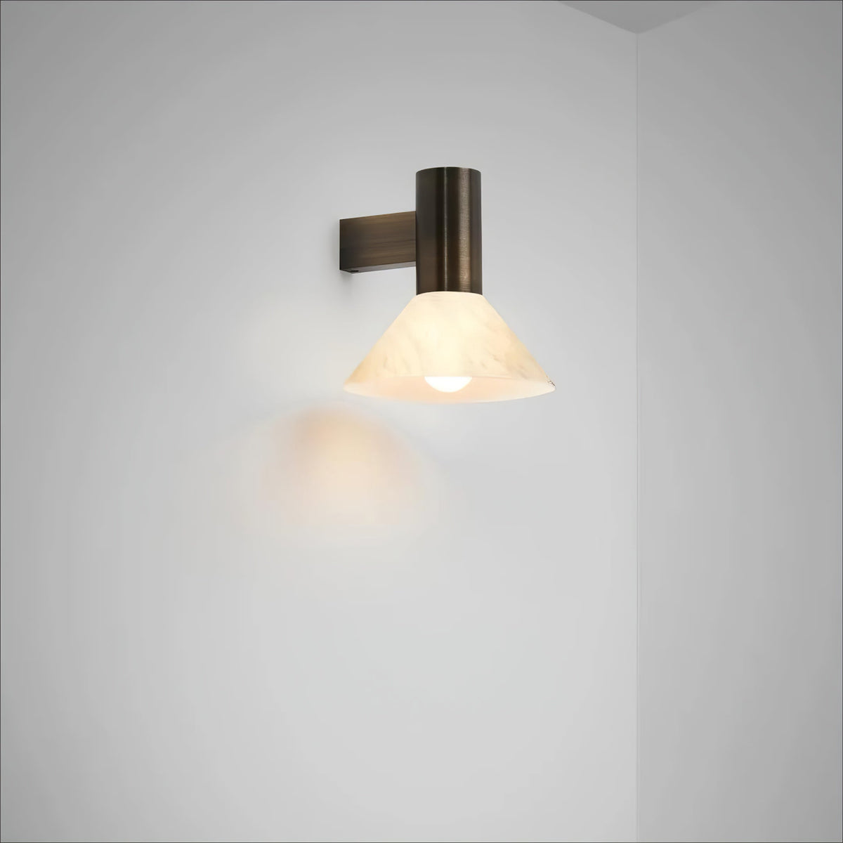 Eurnoria Applique Murale Conique en Albâtre - Neutralighting