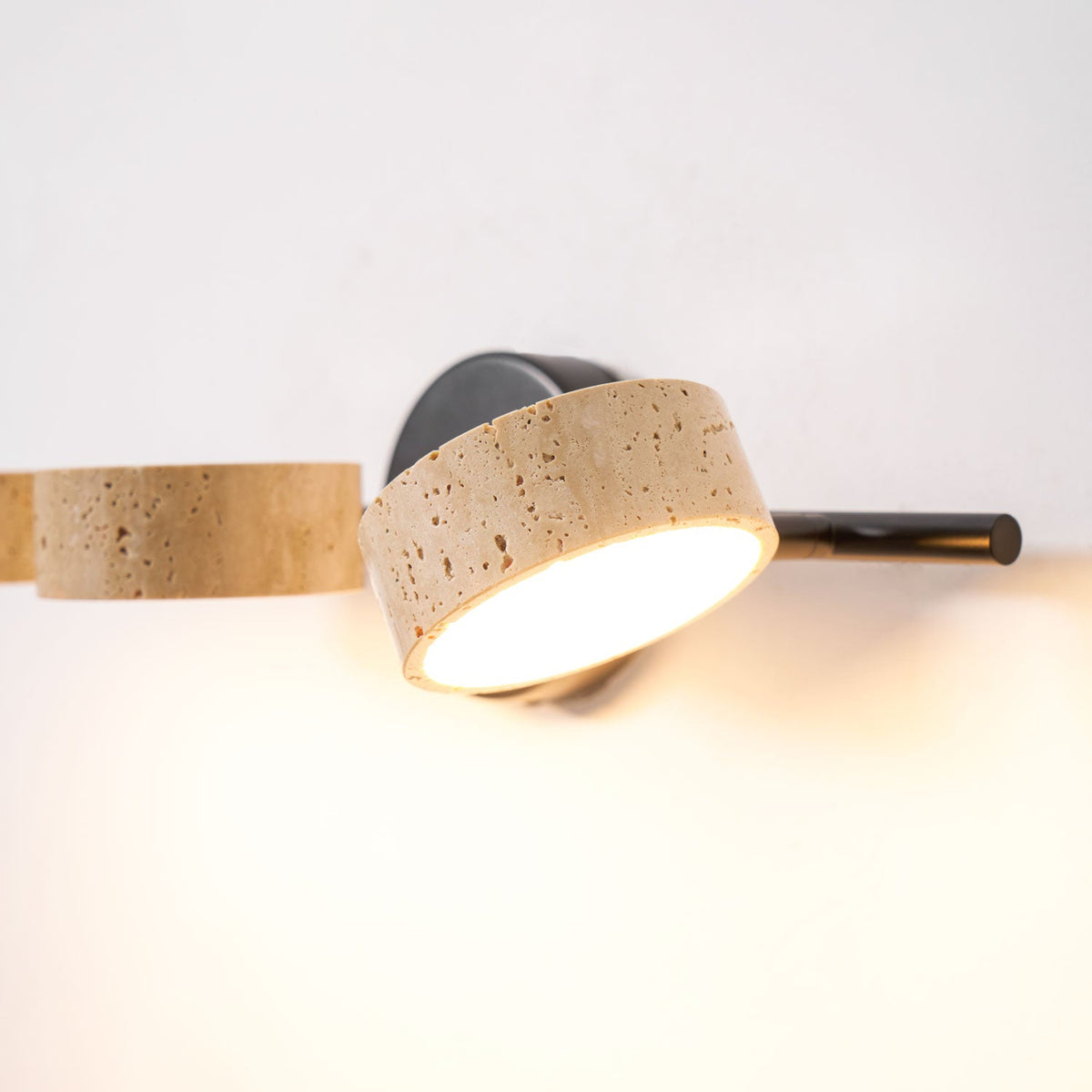 Ceshair Applique Murale Multi Tête en Travertin Lumière de Coiffeuse - Neutralighting