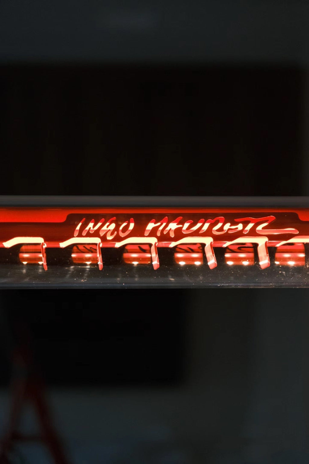 Cata Moderne Minimalisme Linéaire LED Métal Verre Lumière Pendentif - Neutralighting