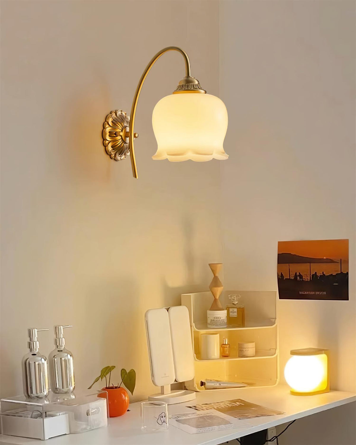 Vivinir Applique Murale en Laiton et Résine Fleur - Neutralighting