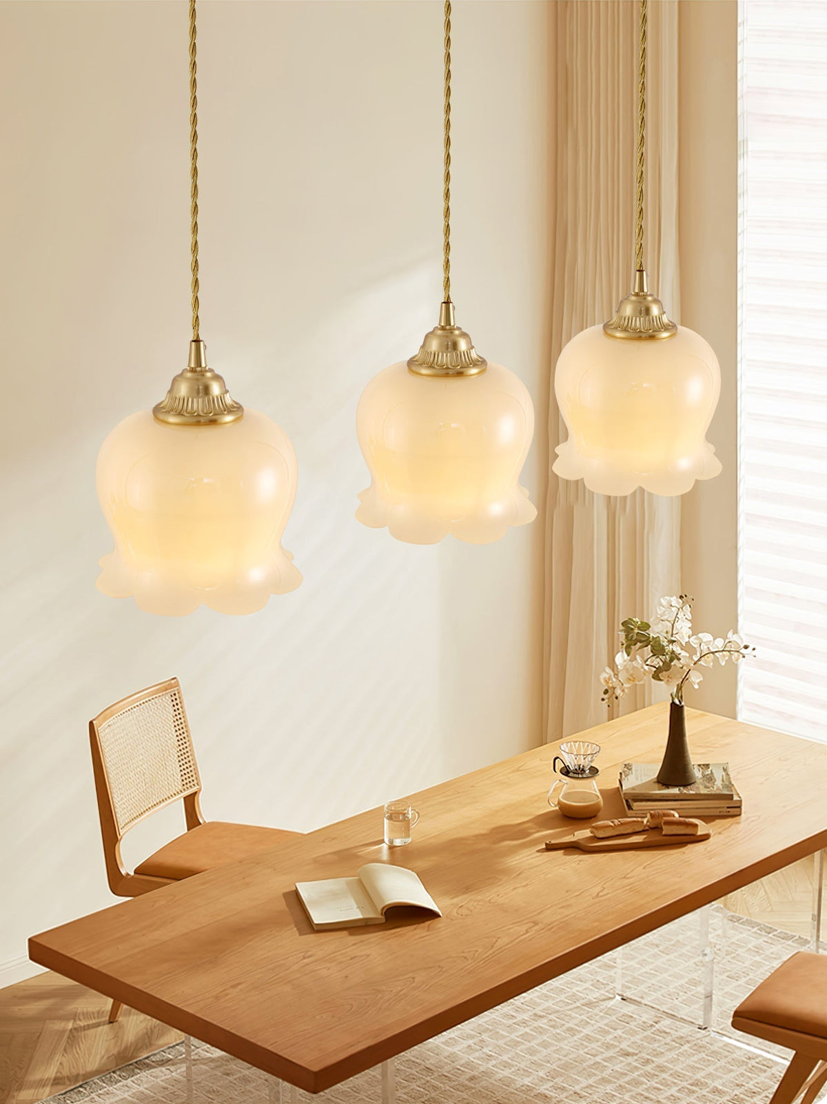 Solviance Suspension Glam en Laiton et Résine - Neutralighting