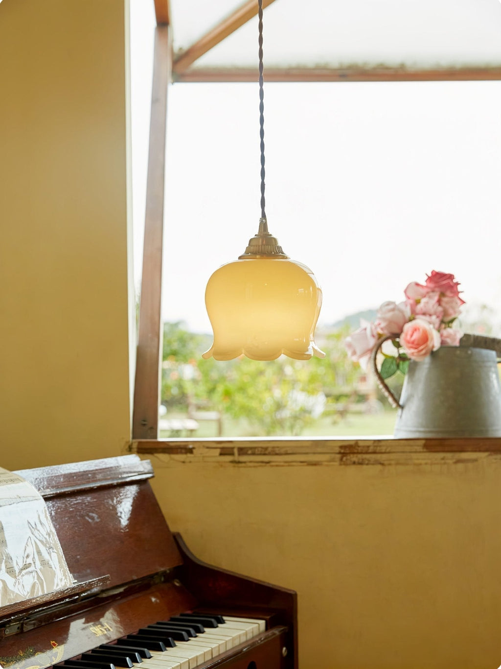 Solviance Suspension Glam en Laiton et Résine - Neutralighting