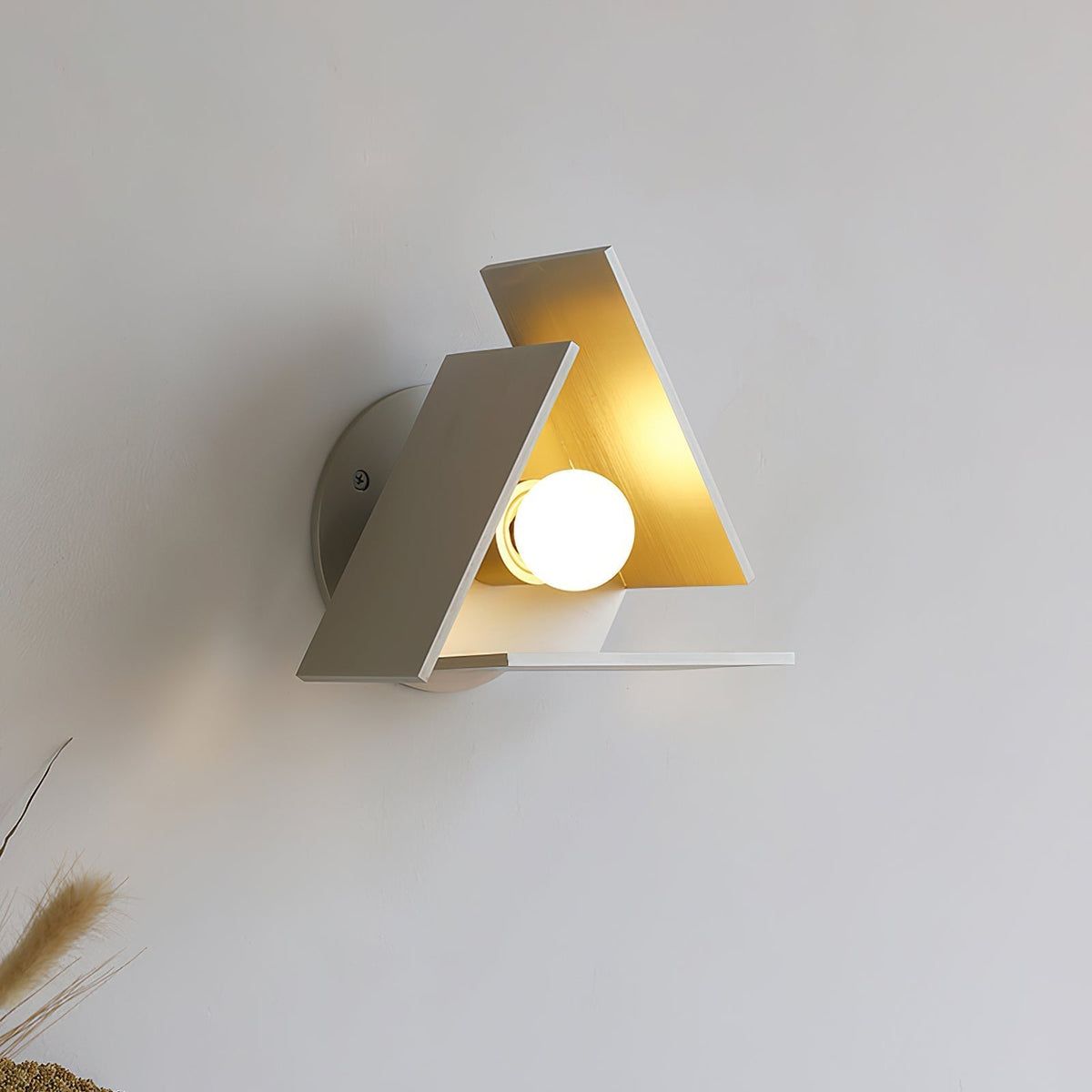 Vanta Applique Murale Géométrique Inspirée de l'Origami - Neutralighting