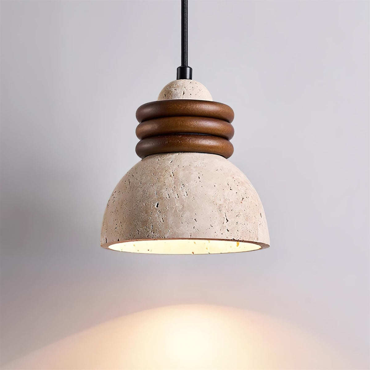 Lampe Suspension Dôme en Travertin Anneaux en Bois de Noyer Ambiance Minimaliste - Neutralighting