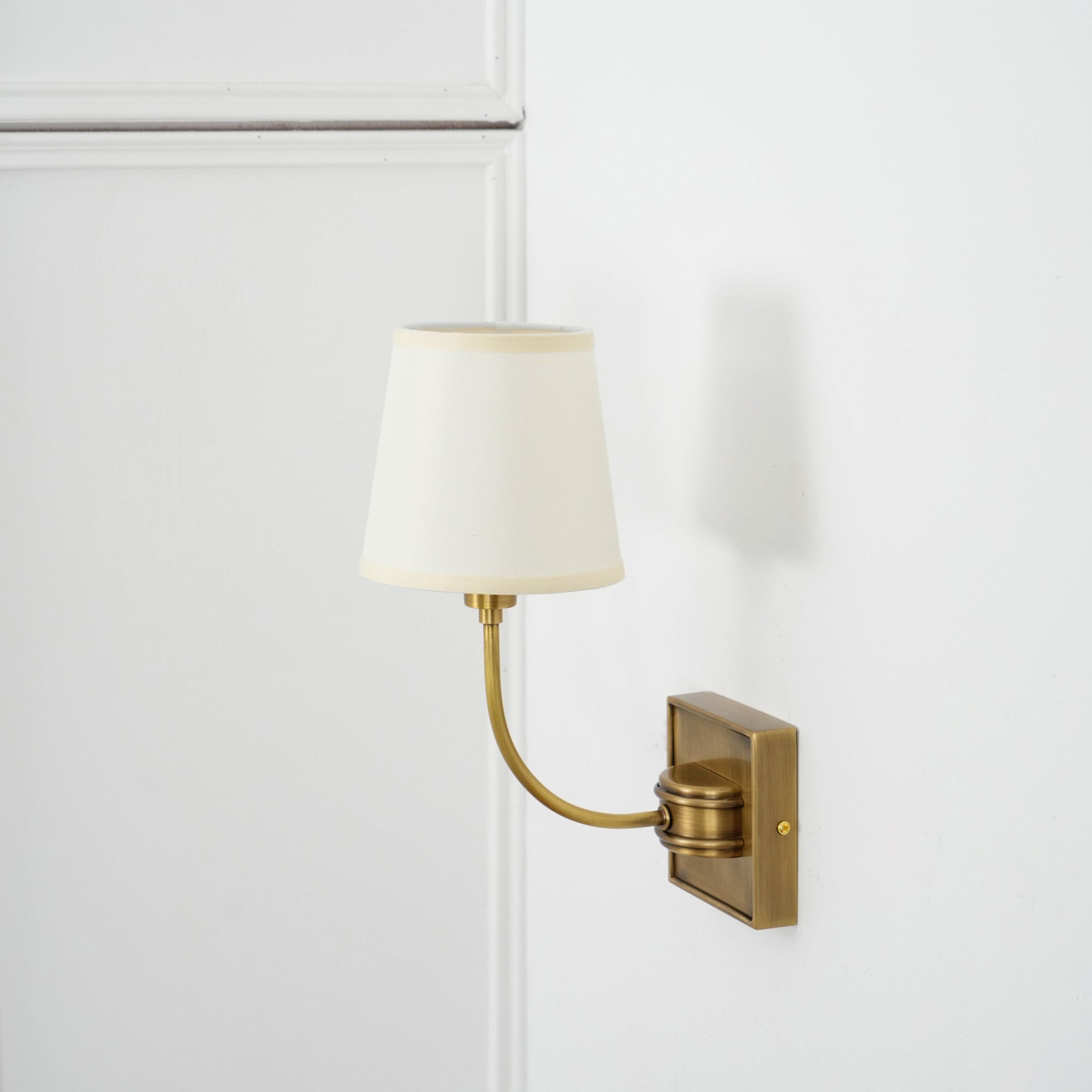 Victor Applique Murale en Bronze Noir et Tissu - Neutralighting