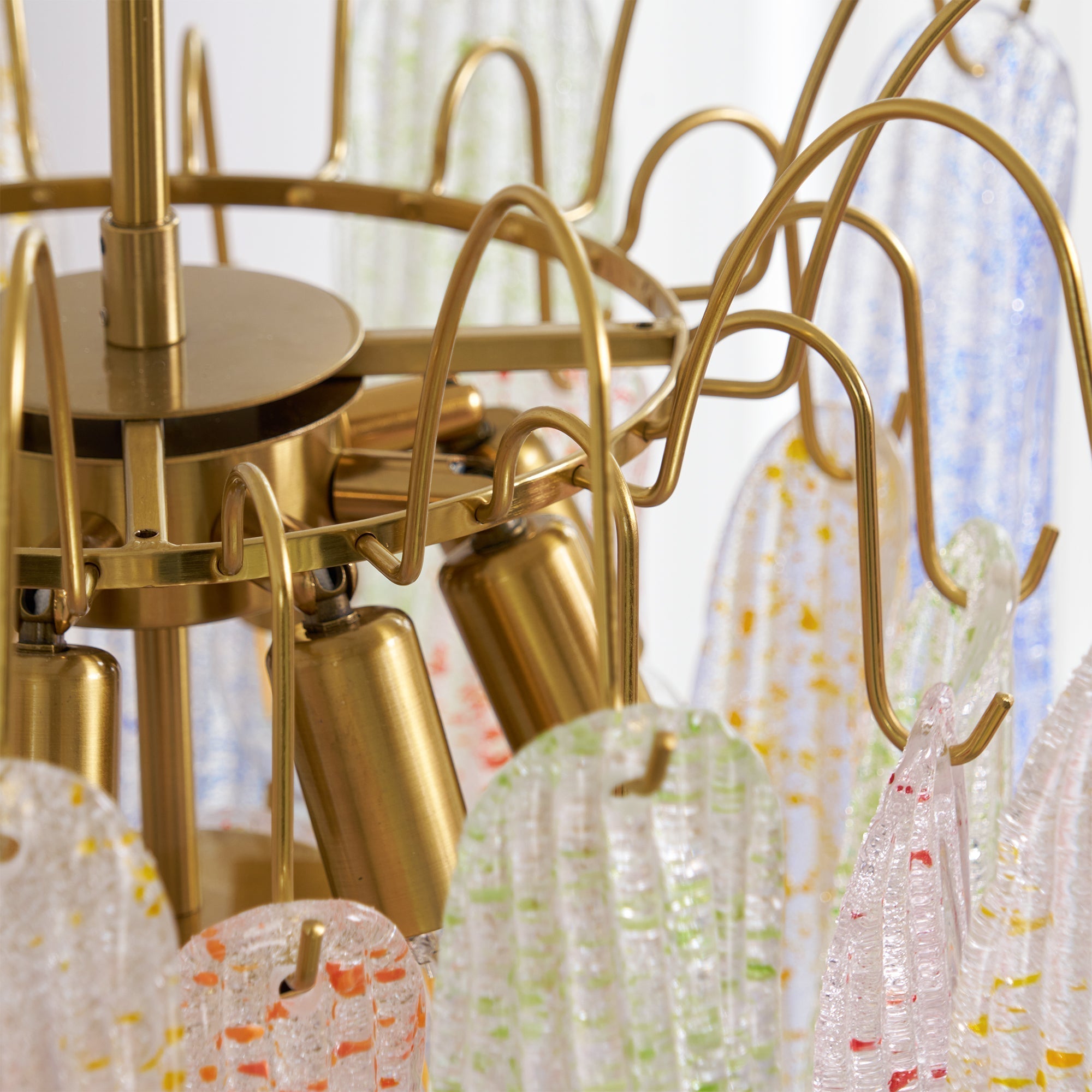 Clarity Chandelier Moderne en Verre Coloré - Neutralighting