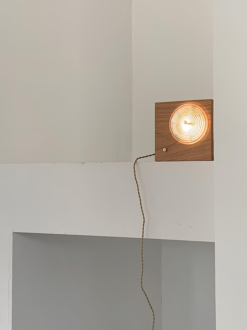 Echo Fashion Glass Wall Lamp - Neutralighting