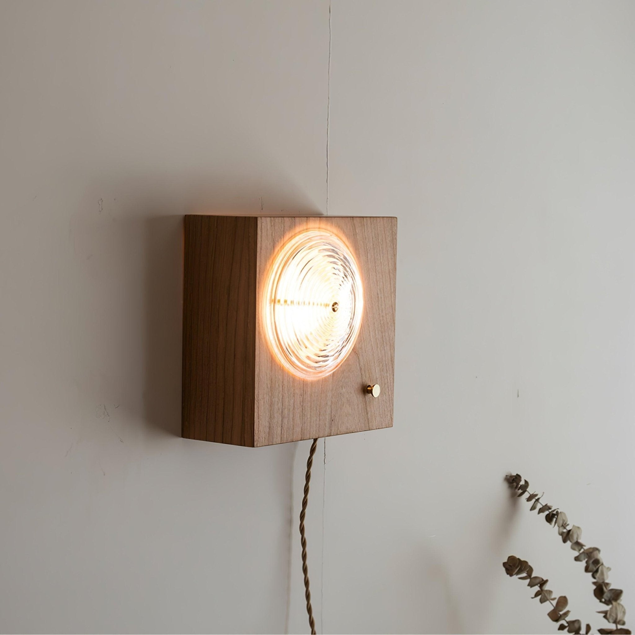 Echo Fashion Glass Wall Lamp - Neutralighting